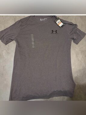 Under Armour Men's Dark Gray Crew Neck Short Sleeve Tee